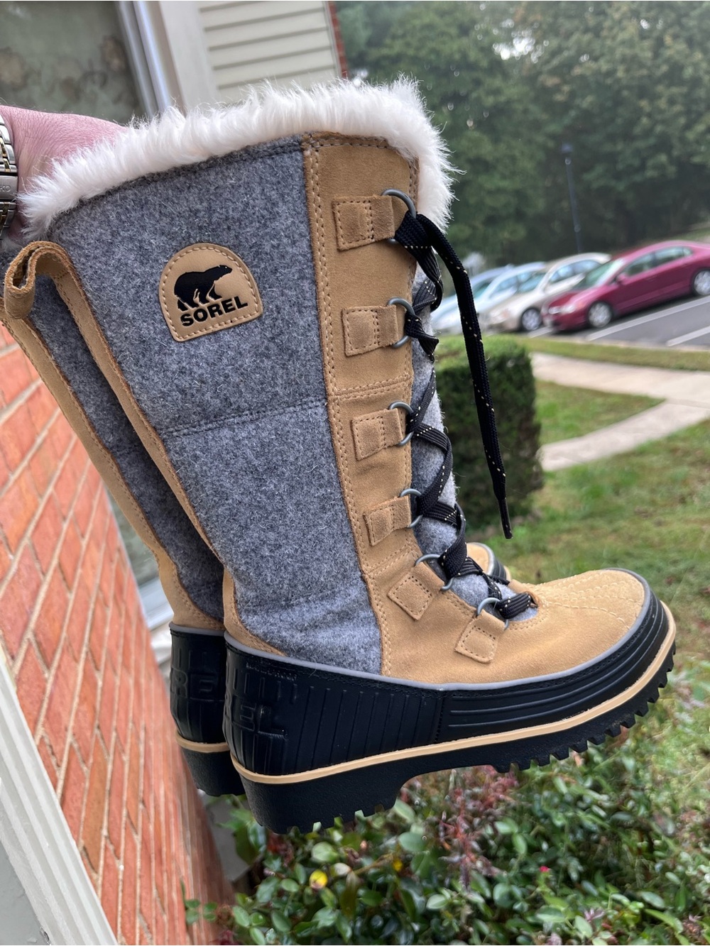 Sorel Tivoli II High
Waterproof/Winter Boots
Size 6 for Women